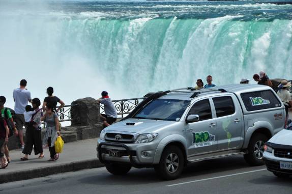 A Fiona foi conhecer as famosas Niagara Falls, na fronteira do Canadá e Estados Unidos